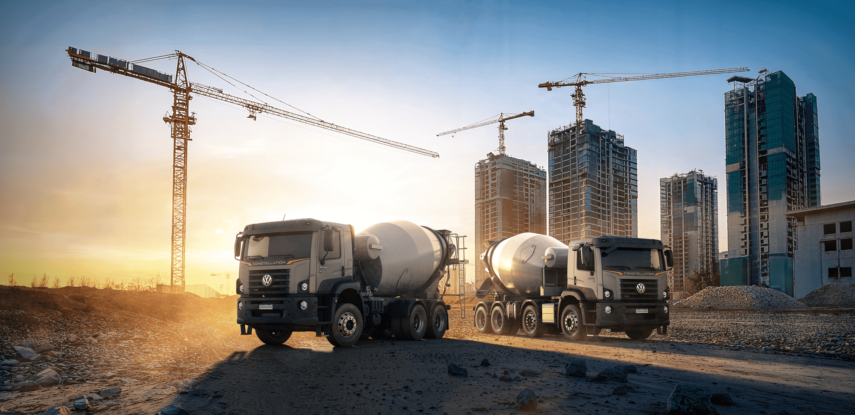 Caminhão urbano iluminado à noite